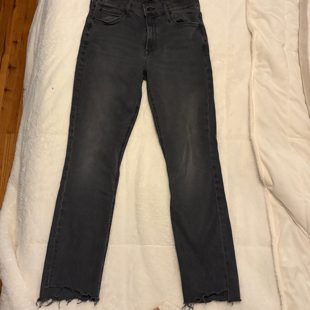 MOTHER Women's Ankle Crop Jeans in Washed Black(more gray than black)
